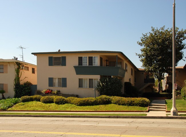 3733 Sawtelle Blvd in Los Angeles, CA - Building Photo - Building Photo