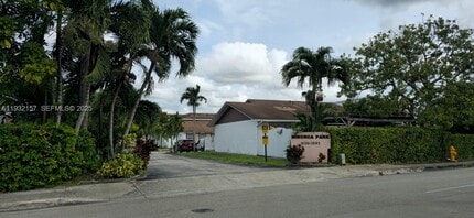 12193 SW 10th St in Miami, FL - Building Photo - Building Photo