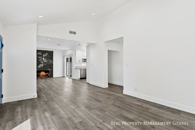 13050-13050 1/2 Tonopah St in Los Angeles, CA - Building Photo - Building Photo