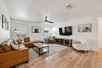 7004 Ashen Ln in Austin, TX - Building Photo - Building Photo