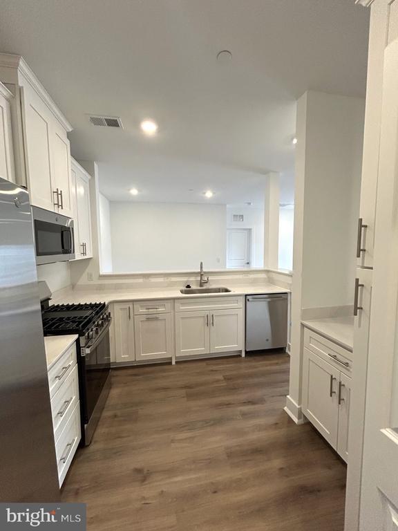 2203 Prince Hall Dr in Hopewell Township, NJ - Foto de edificio - Building Photo