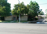 1611 W Shields Ave in Fresno, CA - Foto de edificio - Building Photo