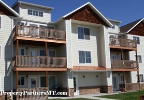 101 N Shore Dr in Belgrade, MT - Building Photo