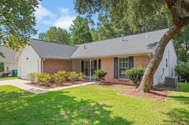 4498 Parkwood Ln in Niceville, FL - Building Photo - Building Photo