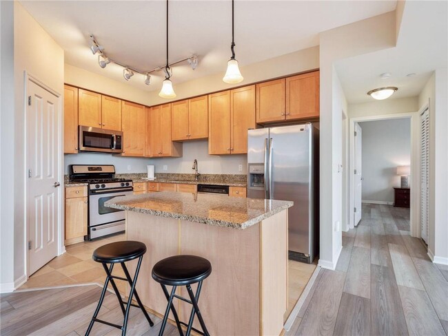 500 E Grant St in Minneapolis, MN - Foto de edificio - Building Photo