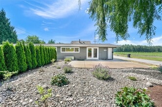 1116 McLean Rd, Unit B in Mount Vernon, WA - Building Photo - Building Photo