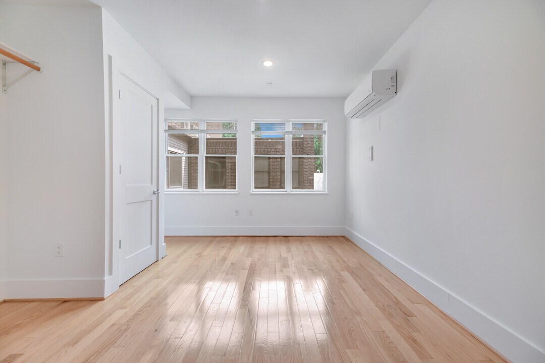 2852 Connecticut Ave NW in Washington, DC - Building Photo