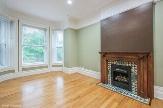 927 W Newport Ave in Chicago, IL - Building Photo - Building Photo