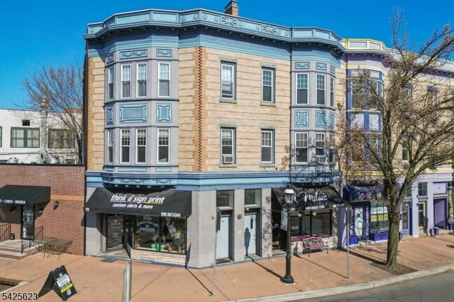 property at 13 N Ave E