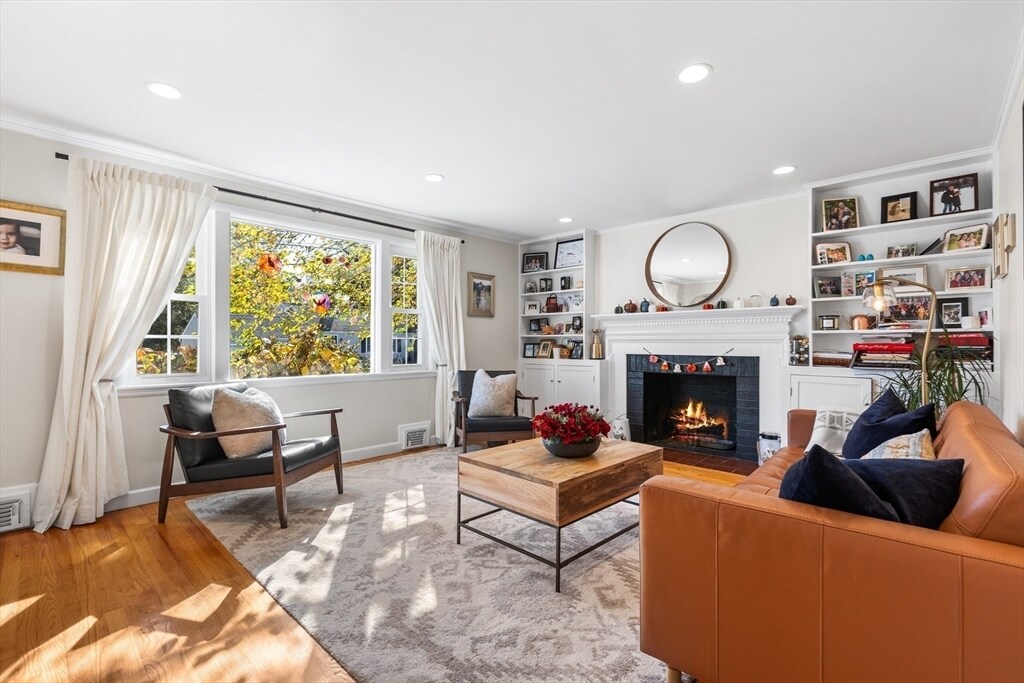 142 Franklin St in Milton, MA - Building Photo