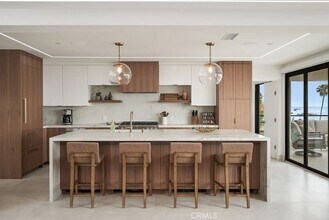 3047 Ocean Blvd in Newport Beach, CA - Building Photo - Building Photo