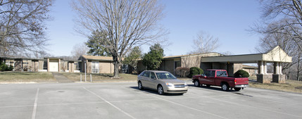 801 Vanosdale Rd in Knoxville, TN - Foto de edificio - Building Photo