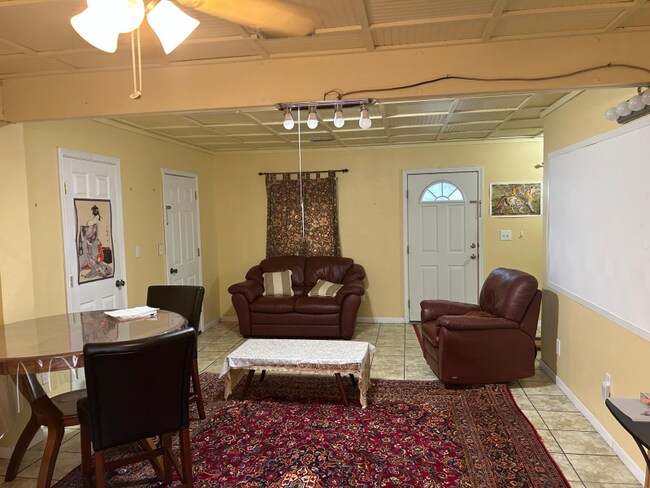 729 E Alexander Ave in Kingsville, TX - Building Photo - Building Photo