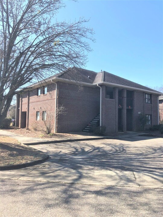 1047 Ancestry Dr in Fayetteville, NC - Building Photo