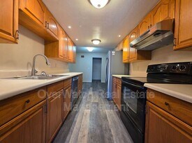 4925 Rollins Dr in Anchorage, AK - Building Photo