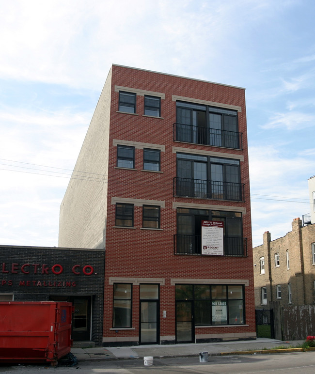 2029 W Belmont Ave in Chicago, IL - Building Photo - Building Photo