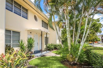 930 SW 24th Ct-Unit -C in Miami, FL - Building Photo - Building Photo