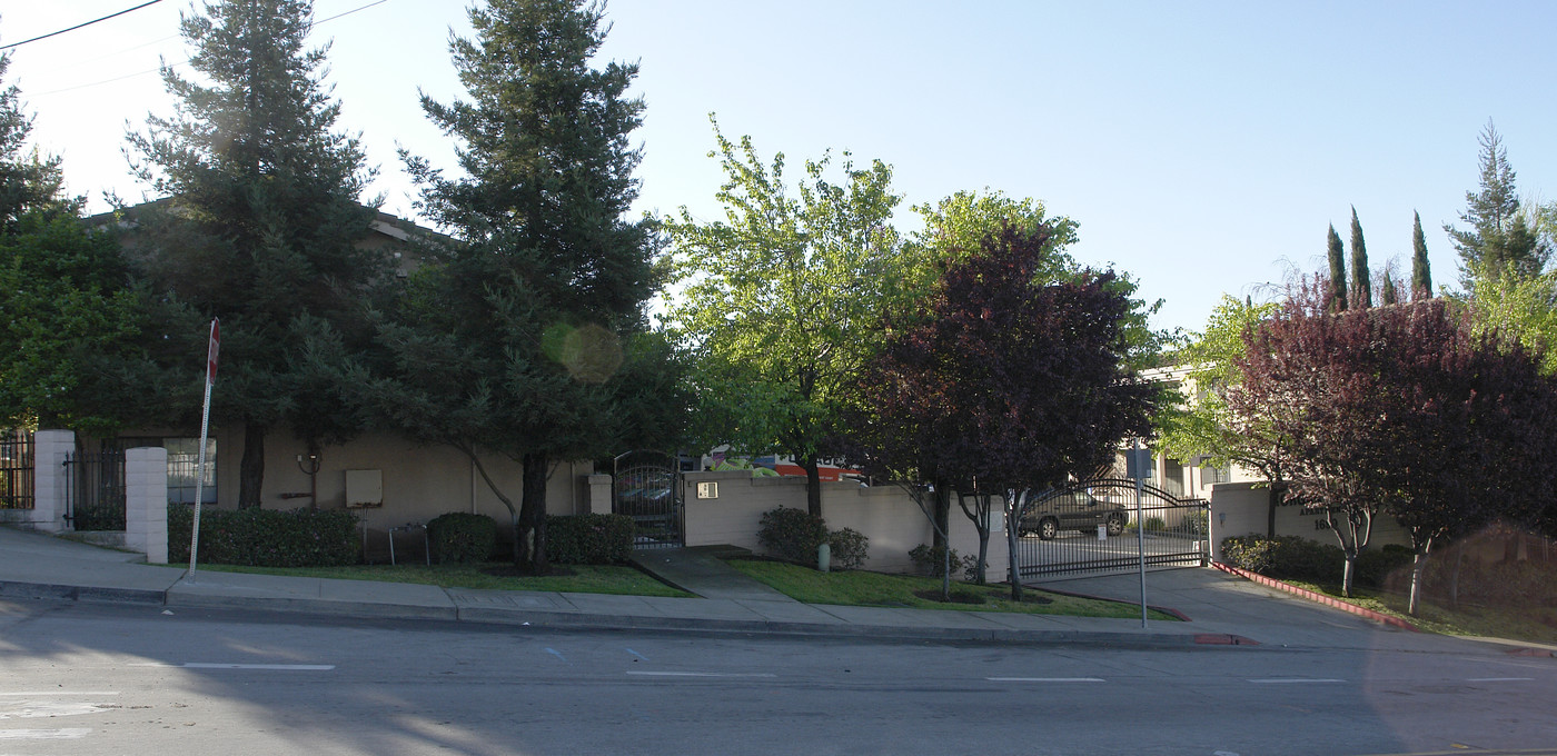 1690 164th Ave in San Leandro, CA - Building Photo