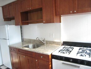 1999 Commonwealth Ave, Unit 12 in Boston, MA - Building Photo - Building Photo