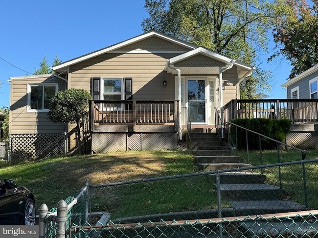 4011 Plyers Mill Rd, Unit 19 in Kensington, MD - Building Photo - Building Photo