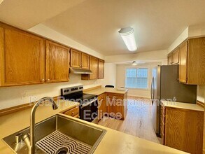 13717 NE 87th St in Redmond, WA - Building Photo - Building Photo