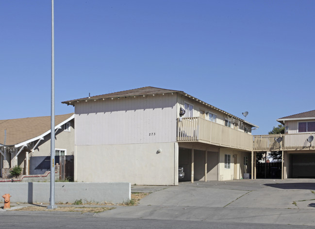 273 Toro Ave in Salinas, CA - Foto de edificio - Building Photo