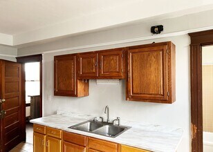 Jefferson 3211 in Cincinnati, OH - Building Photo - Interior Photo