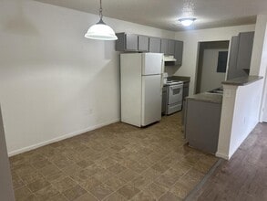 802 Shepherd St in Fort Scott, KS - Building Photo - Building Photo