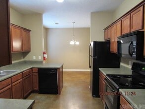 1410 Robins St in Conway, AR - Building Photo - Building Photo