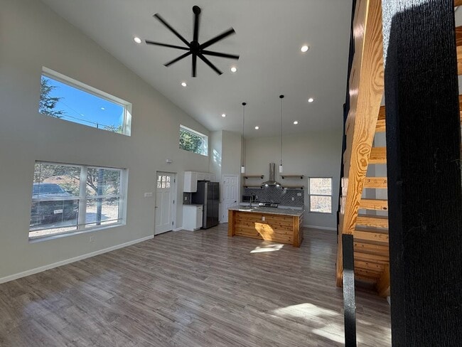 1226 Whispering Hills Dr in Canyon Lake, TX - Building Photo - Building Photo