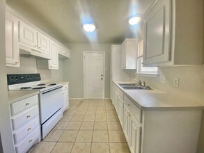 621 38th St in Lubbock, TX - Building Photo - Building Photo