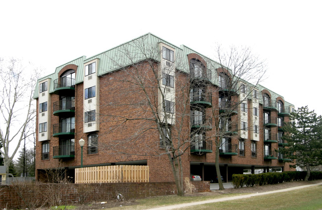 Poppleton Place Condos in Birmingham, MI - Foto de edificio - Building Photo