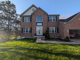 1111 Waverly Dr in Florence, KY - Building Photo