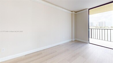 17878 N Bay Rd in Sunny Isles Beach, FL - Building Photo - Building Photo