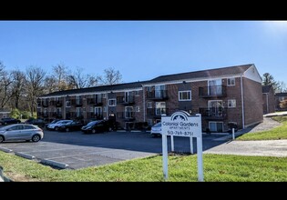 Colonial Gardens in Cincinnati, OH - Building Photo - Building Photo