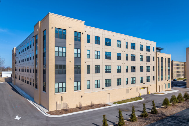 Avenue West in Racine, WI - Foto de edificio - Building Photo