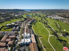 2552 Navarra Dr in Carlsbad, CA - Building Photo - Building Photo