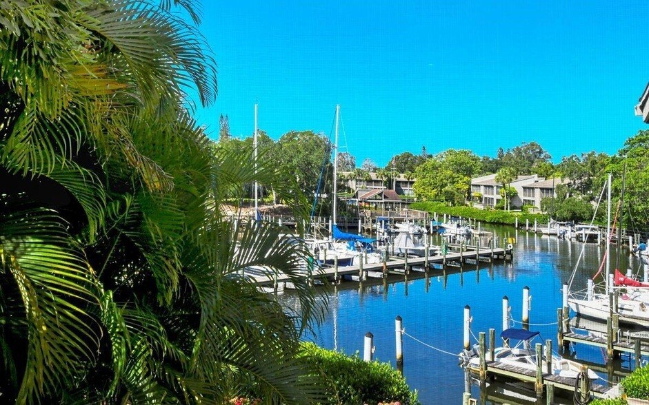 1633 Boathouse Cir, Unit HA233 in Sarasota, FL - Building Photo