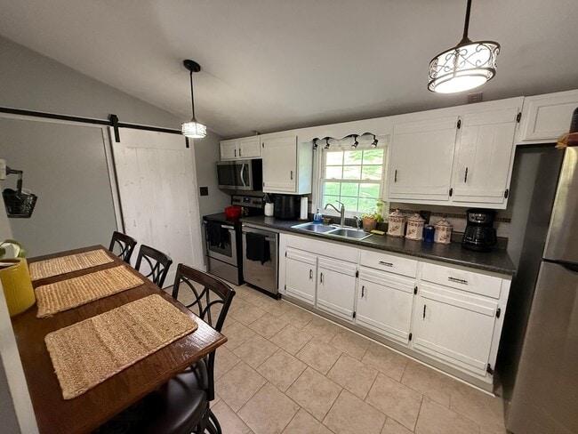 10357 Goldspier Dr in Bristol, VA - Building Photo - Building Photo