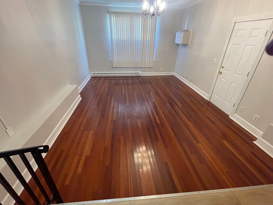 949 Pleasant Valley Rd in South Windsor, CT - Building Photo