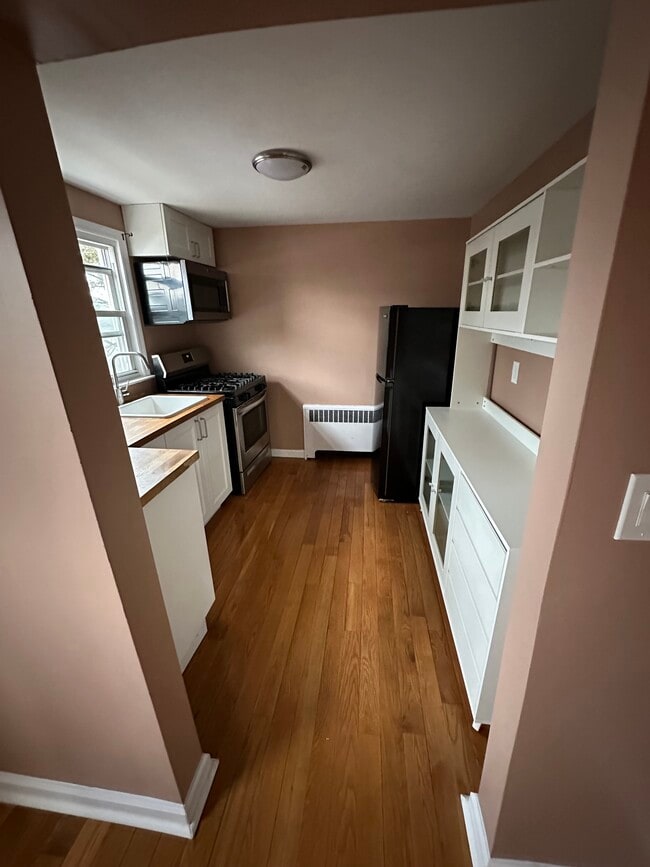 40 Carnegie Ave, Unit FL 2 in Elmont, NY - Foto de edificio - Building Photo