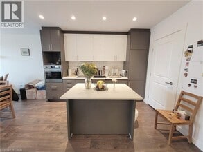 181 King St S in Waterloo, ON - Building Photo - Building Photo