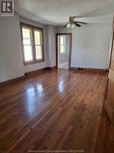 368 HALL in Windsor, ON - Foto de edificio - Building Photo