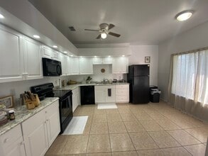 842 Monopoly Ct in Orlando, FL - Foto de edificio - Building Photo