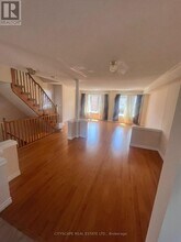 27 Frost King Ln in Toronto, ON - Building Photo - Building Photo