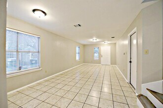 12801 Margit Dr in Austin, TX - Building Photo - Building Photo