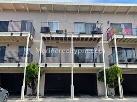 129-191 Hilborn St in Vallejo, CA - Building Photo