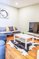 37 Smith St in Marblehead, MA - Building Photo