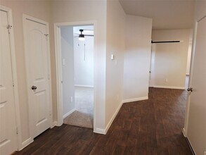 1327 Camden Ln in Lockhart, TX - Building Photo - Building Photo