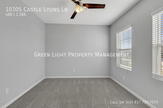 10305 Castle Lyons Ln in Crowley, TX - Building Photo - Building Photo